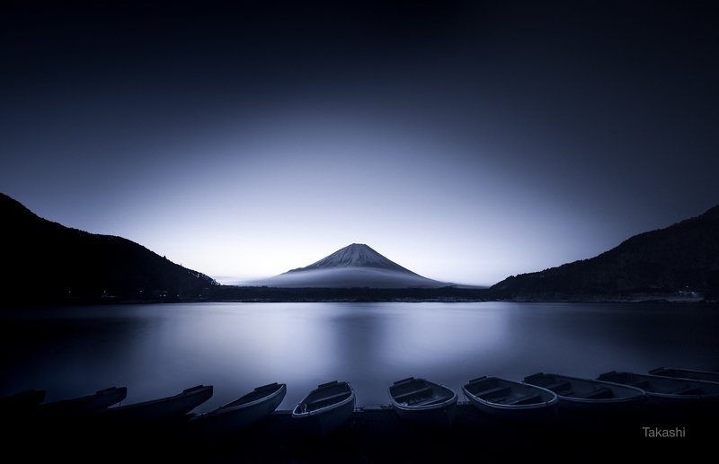 Fuji, mountain,lake,Japan,boat,cloud,water,fog,haze,sunrise Boats at dawnphoto preview