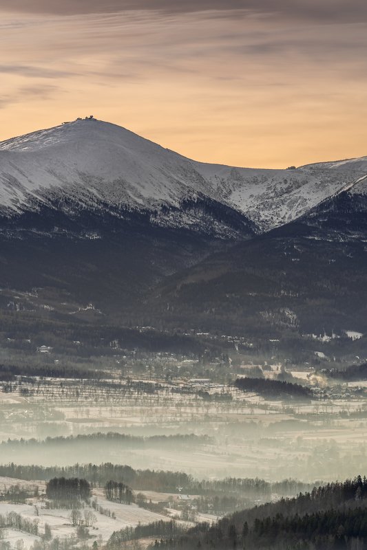 mountains, winter, poland, sunset, snow, landscape Mount Śnieżka in whitephoto preview