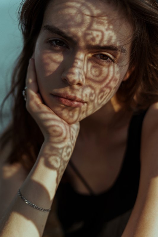 portrait, портрет, girl, brunette, portraiture, outdoor, девушка, молодость, май, весна, spring, patterns, retouch, ретушь, цвет, sony Agniaphoto preview