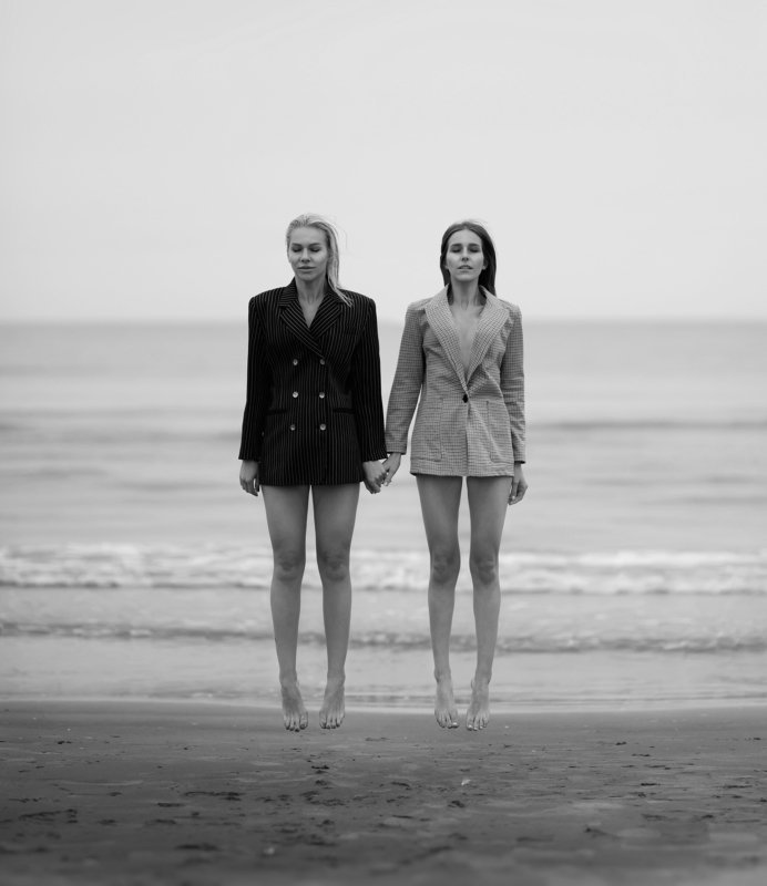 Ying Yang Sistersphoto preview