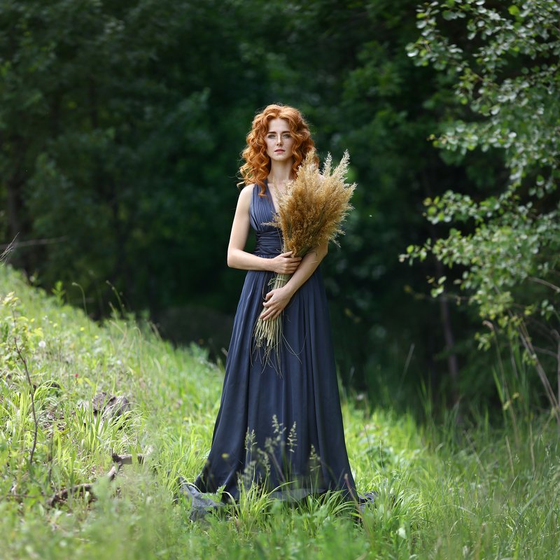 рыжая, рыжая девушка, веснушки, лето, зелень, лес photo preview