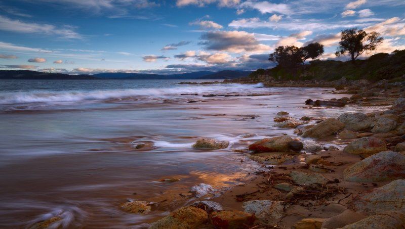 tasmania Salty water of the Derwent Rieverphoto preview