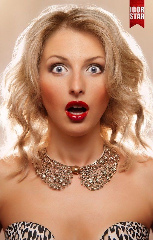 Catherine and her braceletsphoto preview