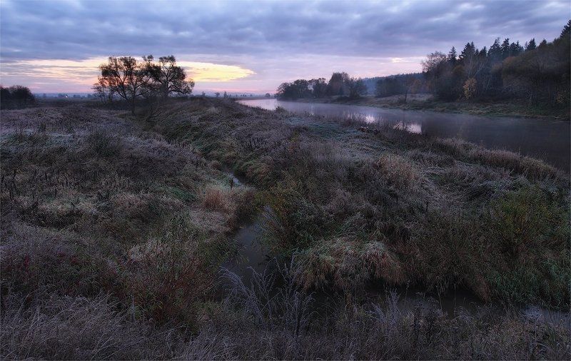 река, утро, иней первые заморозкиphoto preview