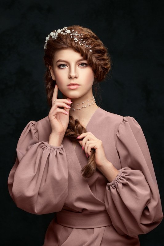 портрет, мода, бьюти, фешн, классический, образ, арт, русская красавица Эмилияphoto preview