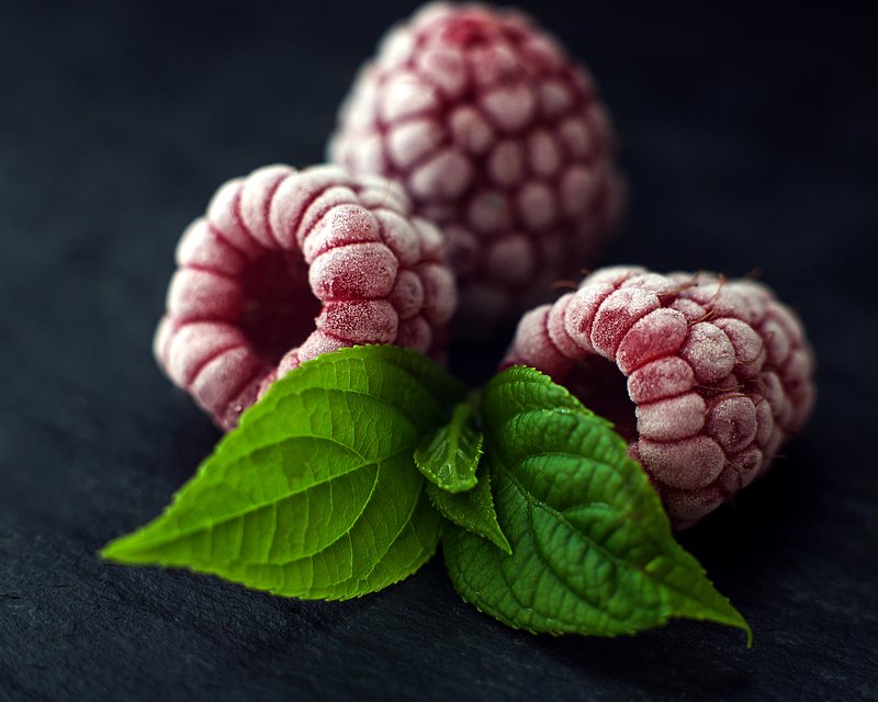 красный, ягоды, иней Малинкиphoto preview