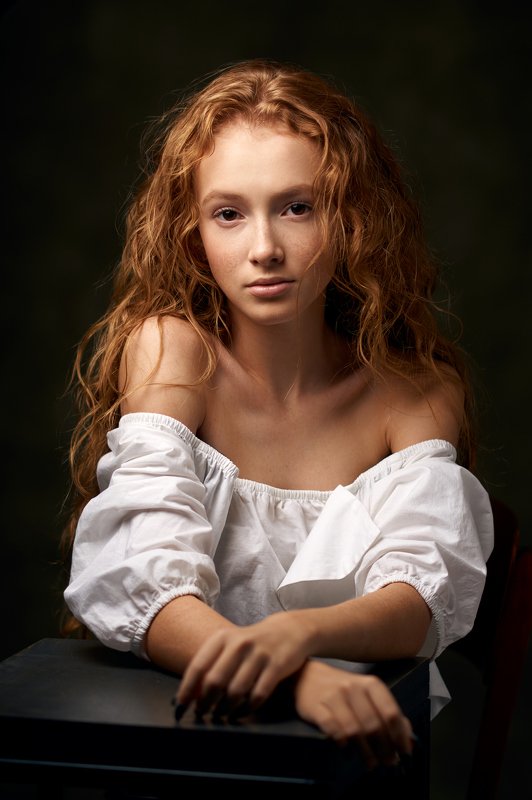 portrait, girl, lowkey, black, beautiful, pretty, eyes, lips, redhead, freckles, ginger, рыжая, портрет, девушка Юляphoto preview