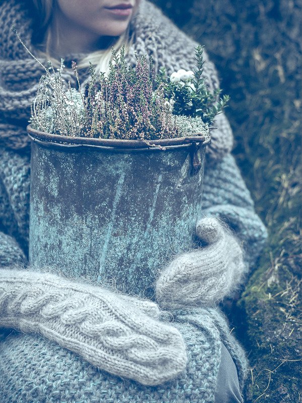 Seasons, зима, варежки, губы Перед зимойphoto preview