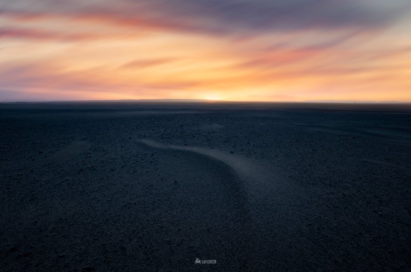 landscapes,desetr,travel,Qinghai,China,light and Shadow,mysterious Black desertphoto preview