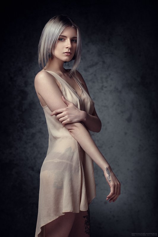 woman,portrait,beauty,moody,colors Evaphoto preview