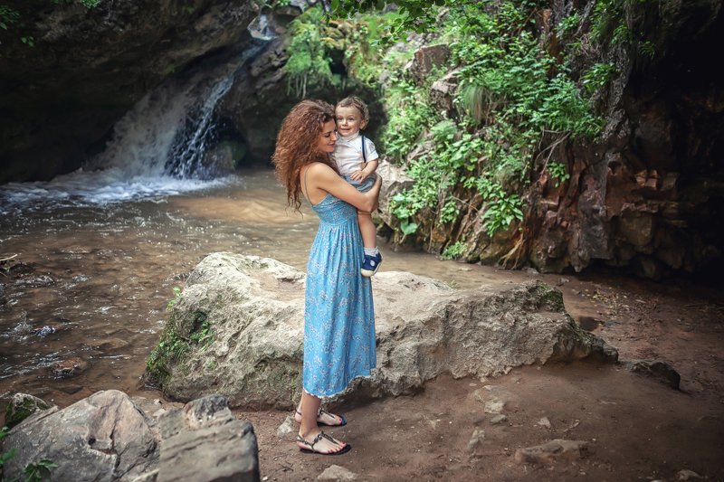 Мать и дитяphoto preview