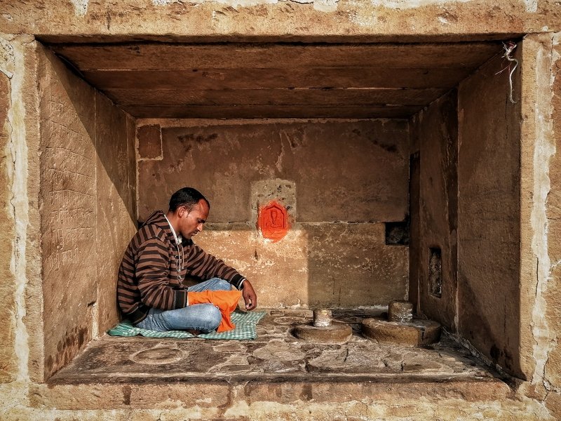 Varanasi , religious, kashi ,banaras , people ,street ,riverbank  Chantingphoto preview