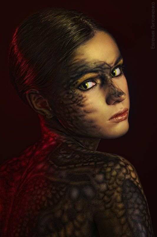 бодиарт, ню В змеиной коже (серия)photo preview