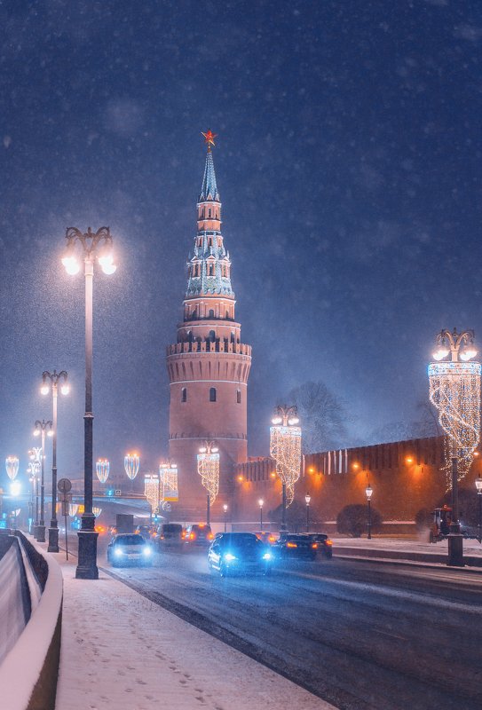 ночь, вечер, архитектура, город, москва, дорога, машина, транпорт, огни, фонарь, иллюминация, moscow, winter, snow, road Снежный вечерphoto preview