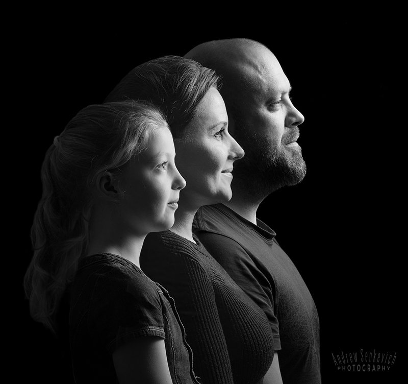 семейное, профиль, студийное Саша, Женя и Аринаphoto preview