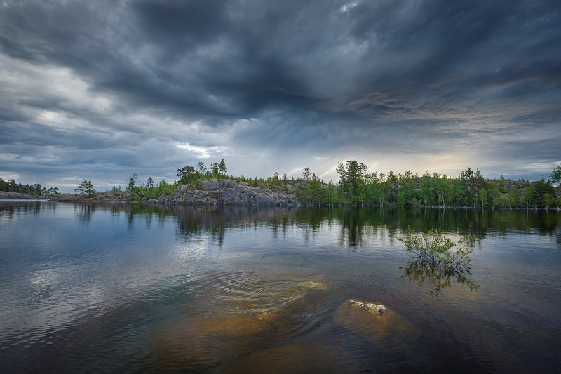 рассвет, ладога, лето, север, пейзаж, цвет, карелия, дождь. Раннее июльское утро в бухте Терву. Ладожское озеро. Республика Карелия.photo preview