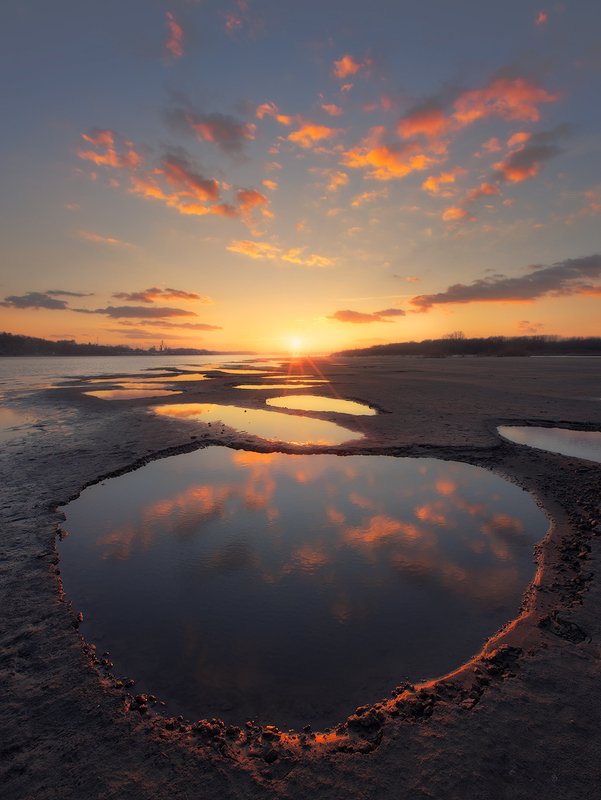 landscape nature river beach shapes reflections sunset Dilation фото превью