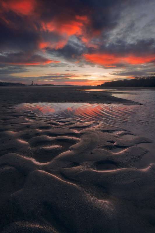 landscape nature river reflections clouds epic formation shapes abstract red colors dynamic The red diamond фото превью