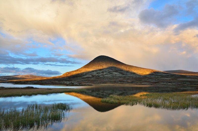 Гора Муен в вечернем светеphoto preview