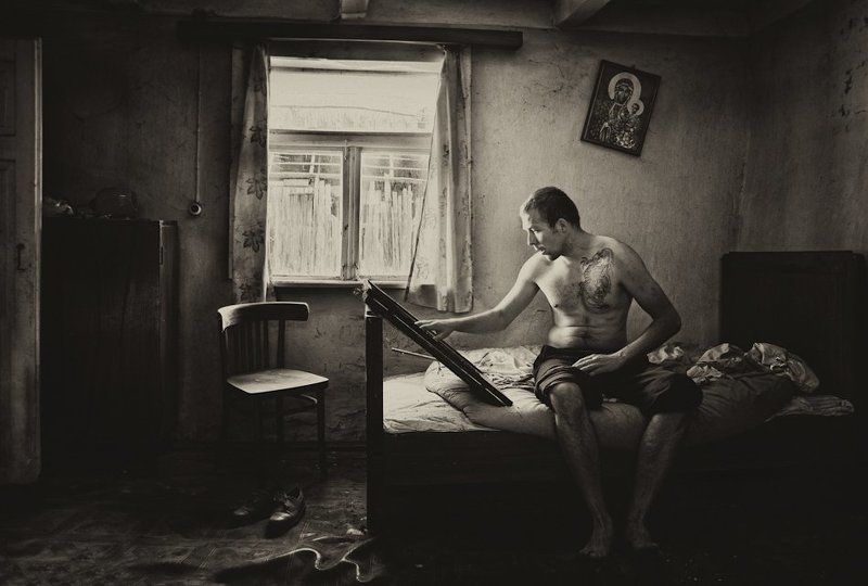 godly, poor, window, okno, biedak, krzesło, chair, bed, image, god godly poorphoto preview