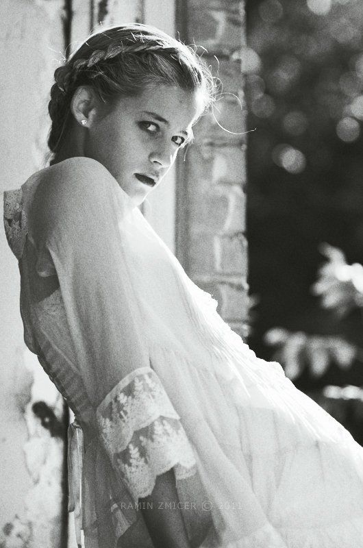 фото, портрет, девушка, осень, взгляд, чб GALINphoto preview