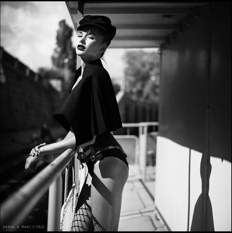 art photo, art nu, nude, erotic, dasha & mari, film, 6x6, woman, sensuality, bw, portrait, glamour, портрет, ню Leisure classphoto preview