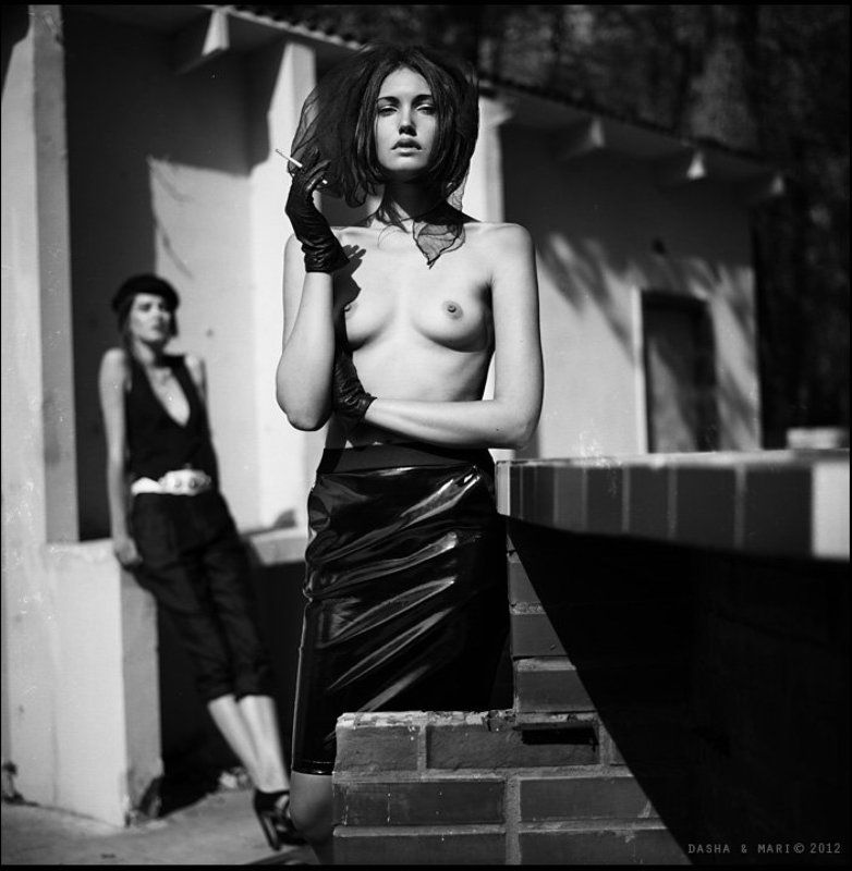 art photo, art nu, nude, erotic, dasha & mari, film, 6x6, woman, sensuality, bw, portrait, glamour, портрет, ню Vice cityphoto preview