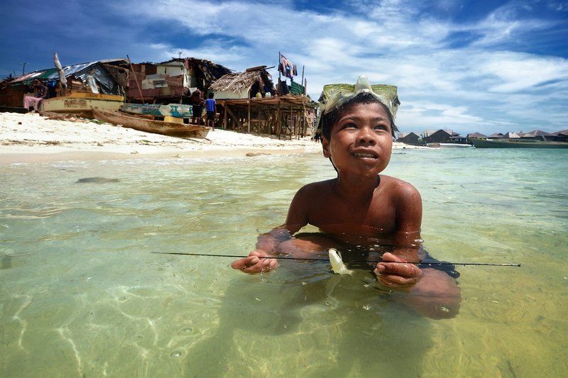 малайзия_остров, мабул_мальчик_ Счастье улыбнулосьphoto preview