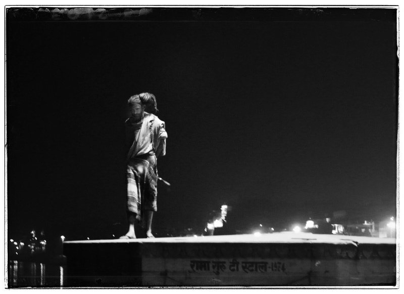 #Varanasi #kashi #bannaras #people #sadhu #bnw #dhirajgoswami Kumbh photo preview