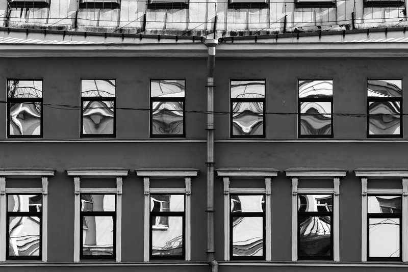 город, архитектура, санкт-петербург, чёрно-белое фото, отражения на стекле, абстракция Гримасы зеркального мира канала Грибоедоваphoto preview