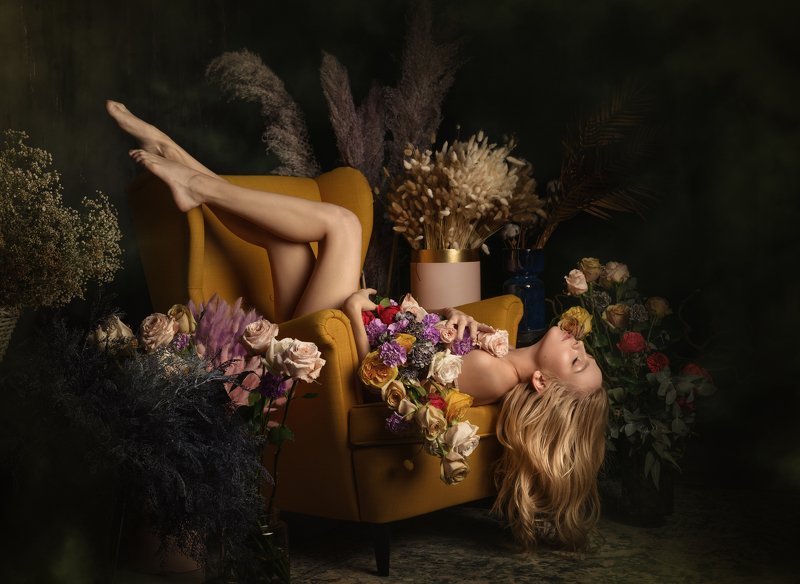 #flora #flowers #beauty #love #light #nude #portrai t#body #флора #портрет #цветы Флораphoto preview