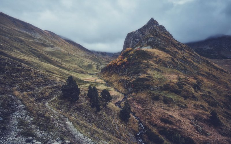 А рядом бродит непогода...photo preview