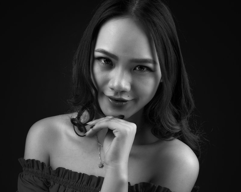 Oriental girlsphoto preview