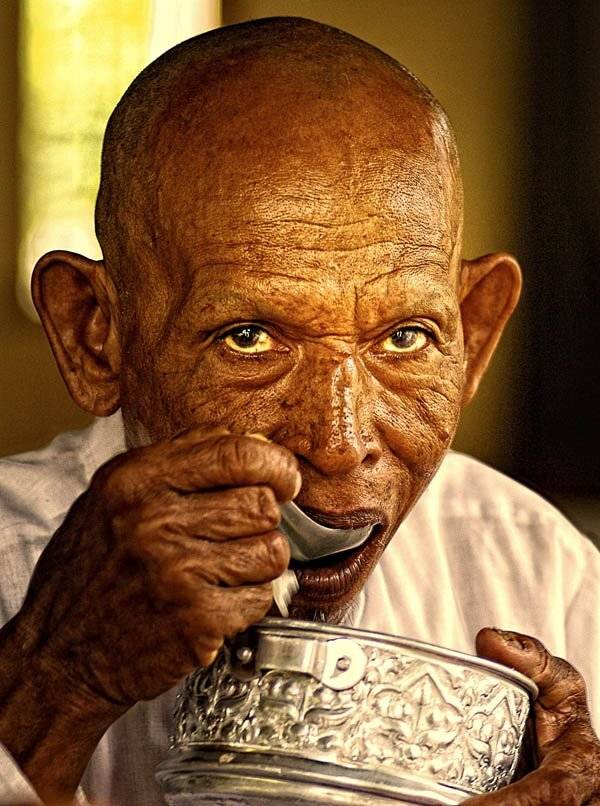 kh\'me, frank dang, dang tuan trung, Frank Dang