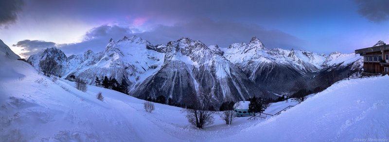 кавказ, домбай, зима, ночь, снег, ущелье, горы, Джугутурлучат, полнолуние Утренние сумерки в Домбаеphoto preview