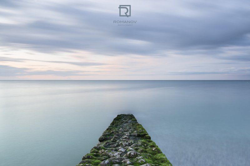 Природа, Море, Небо, Облака, Голубой, Вода, Пейзаж, Берег, Скалы, Лето, Пляж, Горизонт над водой, Облачный пейзаж, Морской пейзаж, Закат, Горизонт, Спокойствие, Франция, Этрета, Моне, длиннаявыдержка The most peculiar Etretat – Самая странная Этретаphoto preview