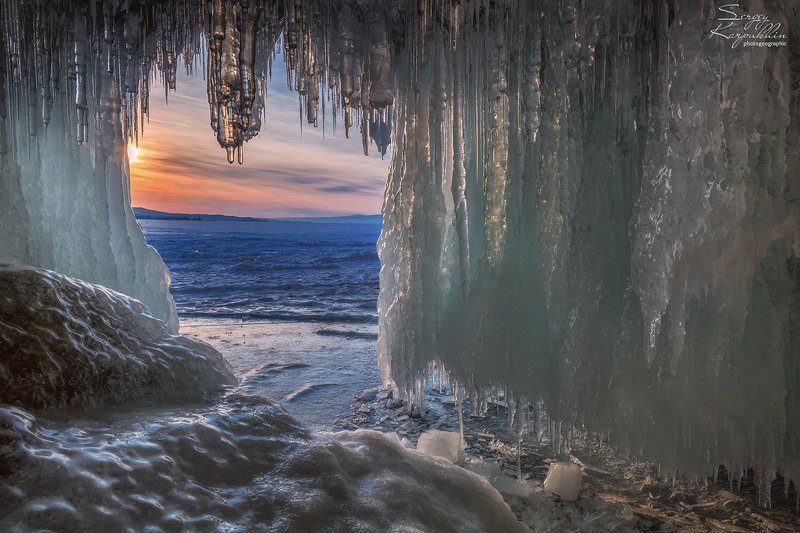 байкал, зима В гротах Байкалаphoto preview