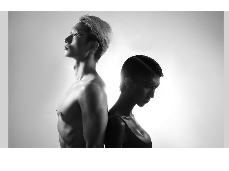 BLACK & WHITEphoto preview