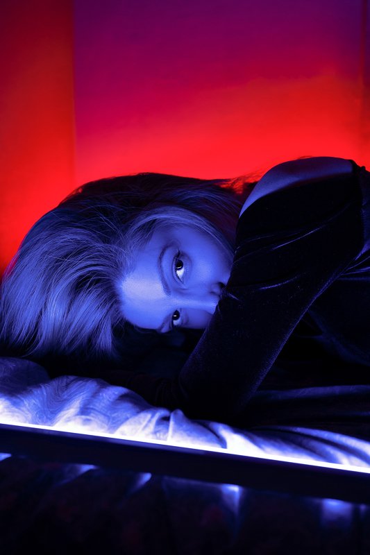 sexy,girl,woman,beauty,cute,light,night,red,seminude,potrait,underwear,female,vivid,a9,sony,led,blue colorphoto preview