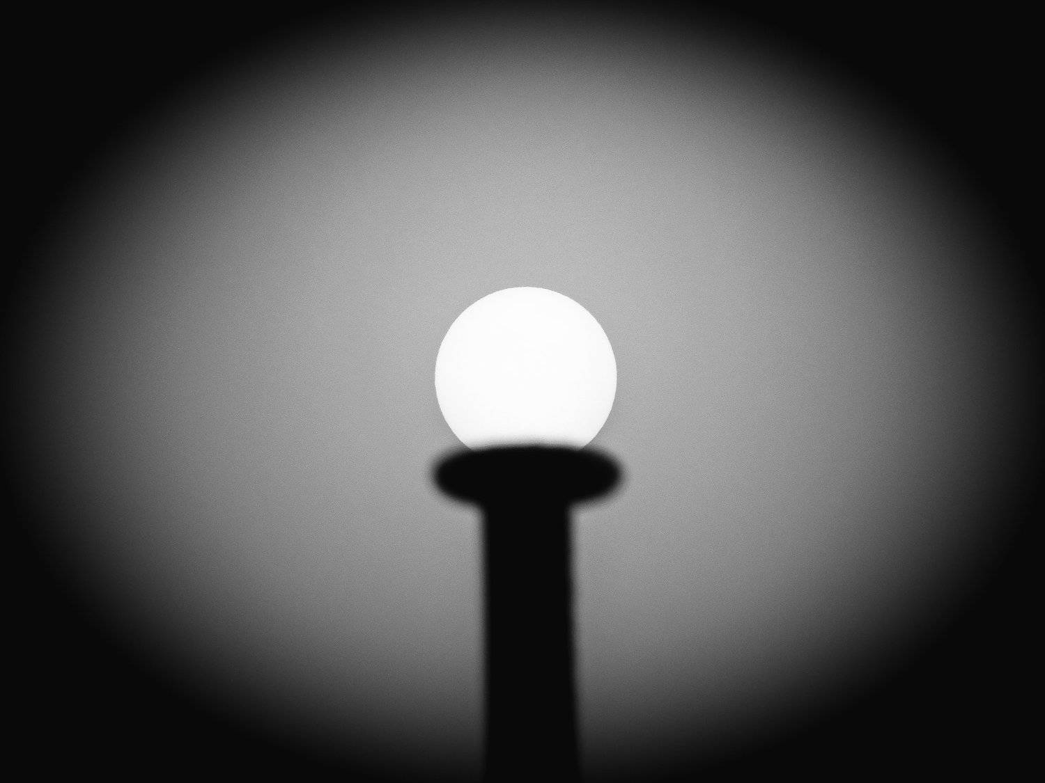 солнце, туман, виньетка, концептуализм, минимализм, черно-белое, чб, bnw, black and white, minimalism, sun, mist, Владислав Грибов