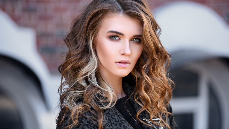 портрет Полинаphoto preview