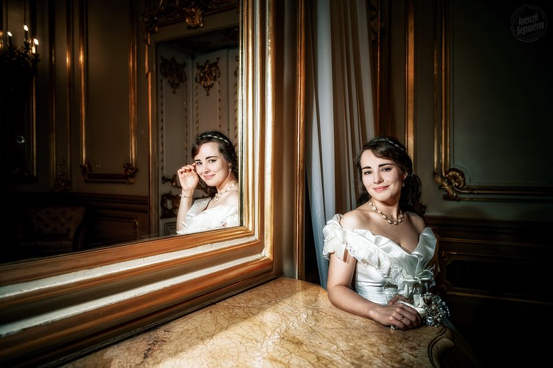 свадьба, невеста, зеркало, отражение, портрет, букет, золото photo preview