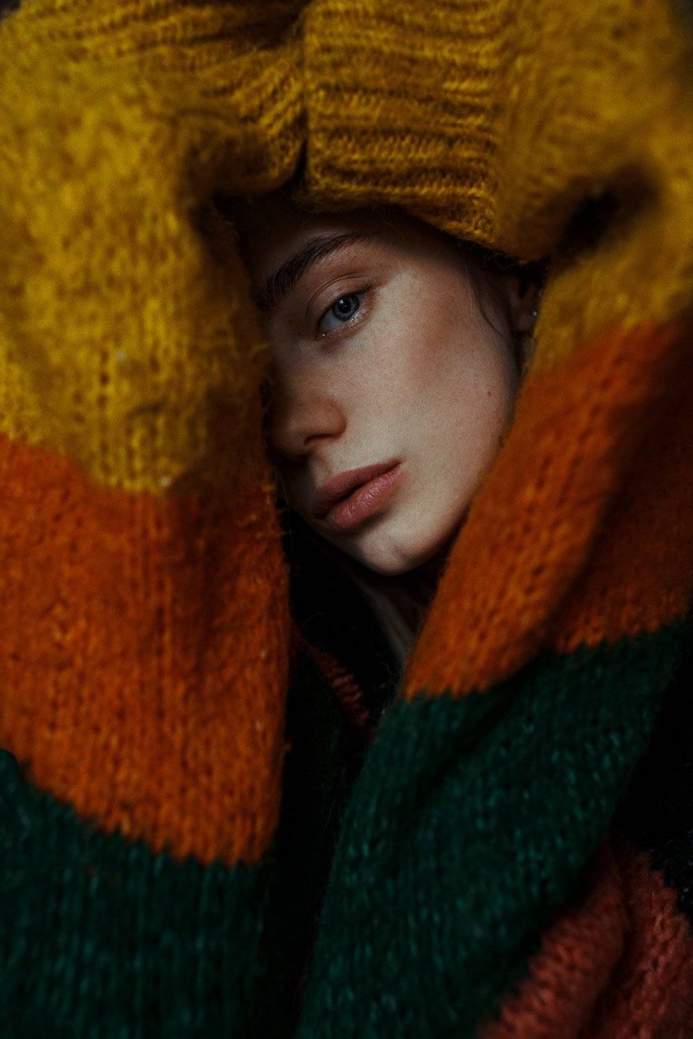 portrait, портрет, girl, brunette, portraiture, indoor, февраль, ламповый, retouch, ретушь, цвет, cinematic,цветок, свитер, акварель, тёплый, fineart, beauty,sweet, warm, half, Павел Фишар