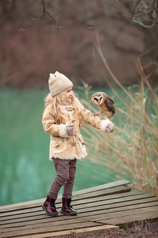 фотограф, зеркальный фотоаппарат canon mark iii, фотопрогулка, девочка, сова, зима, осень, детский фотограф, счастье, радость, дети на фото, детская фотография, любовь, восторг Совушкаphoto preview