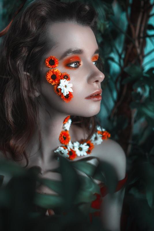 THE SCARLET FLOWERphoto preview