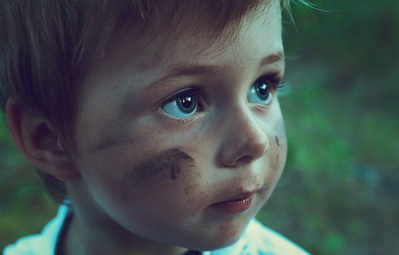 маленький человек, в большом городеphoto preview