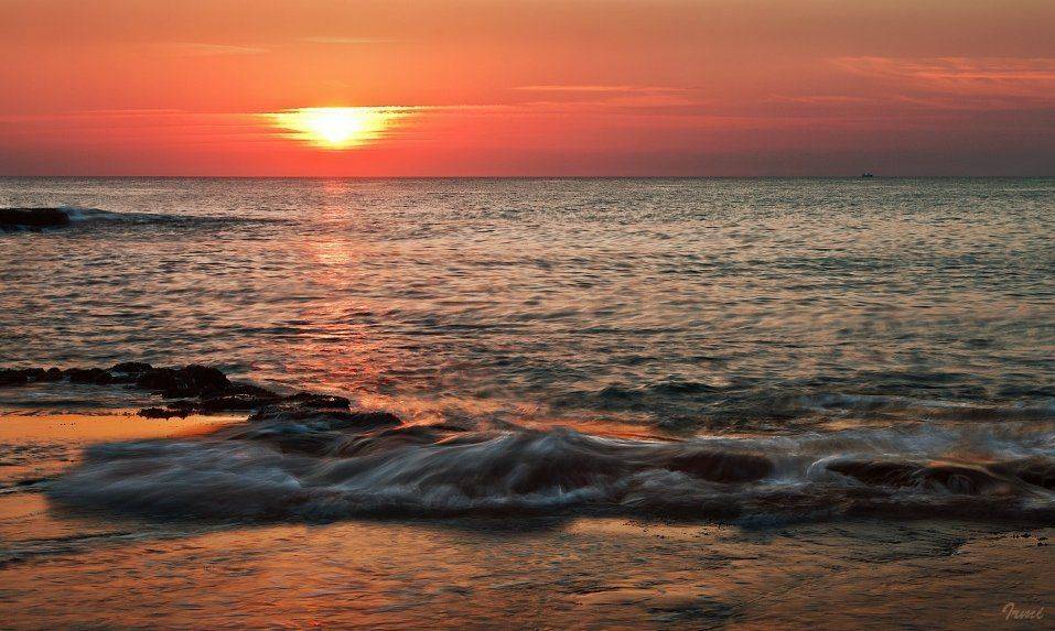 Закат на Средиземном!. Автор: Юрий Юшваев море, солнце, закат, Юрий Юшваев