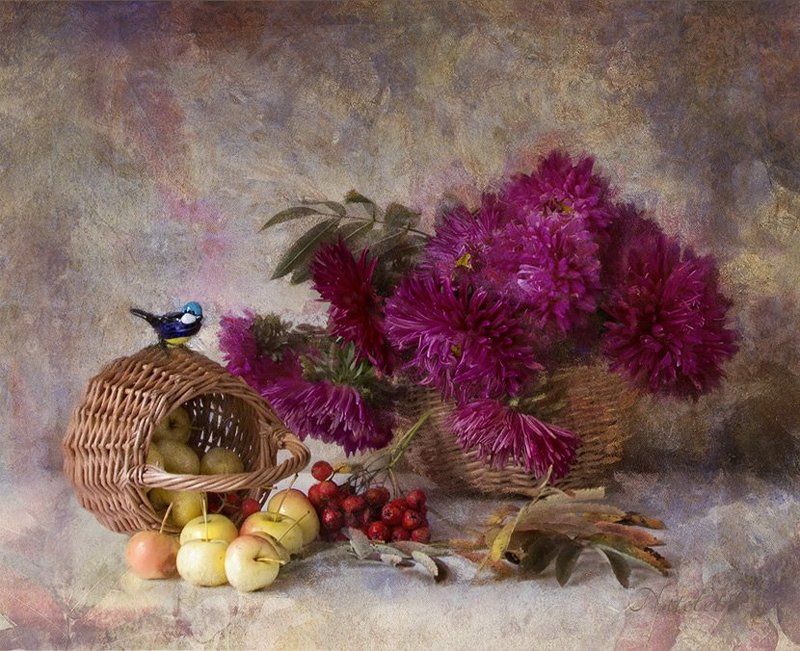 натюрморт, цветы, астры, яблоки, корзина, синичка Краски осениphoto preview