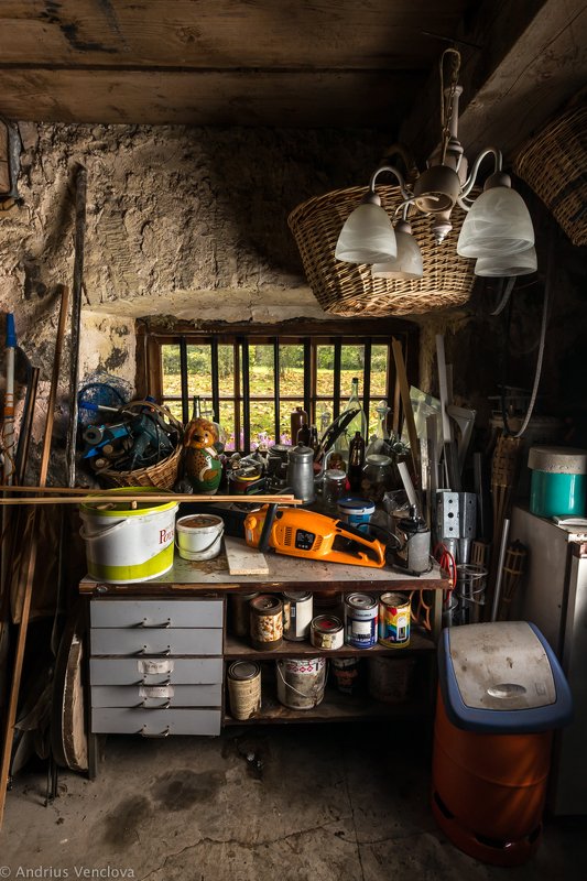 Man cavephoto preview