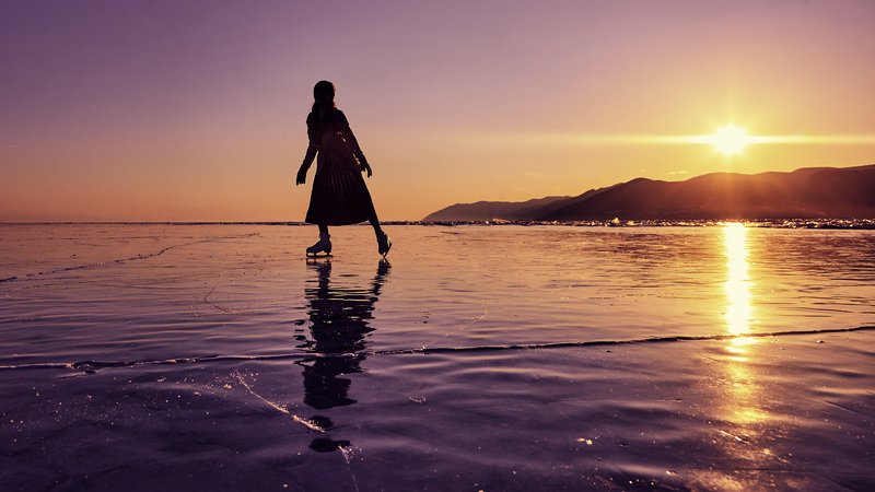 По льду Байкалаphoto preview